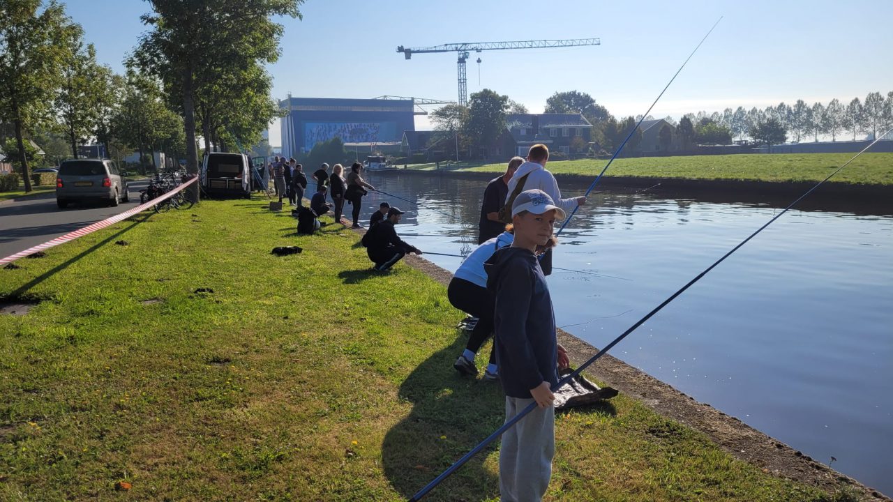 Viswedstrijd met Oekraïners in Gerkesklooster en Stroobos