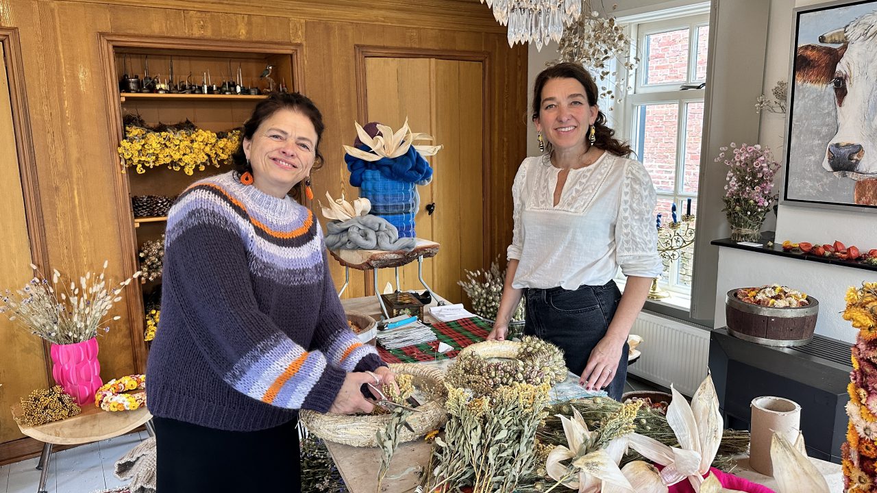 VIDEO: Zussen met passie voor droogbloemen openen Pop-Up Store