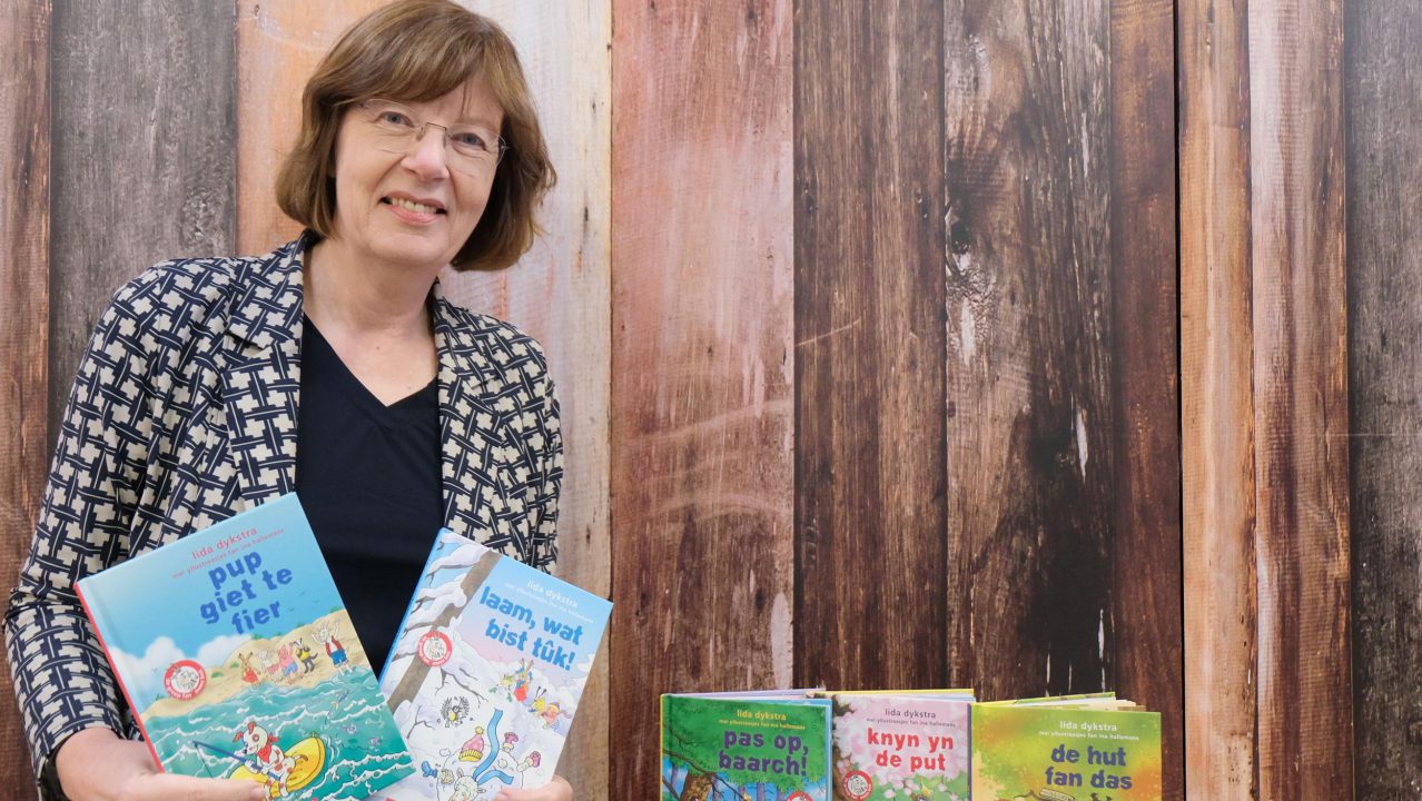 Bij de Afûk is verschenen: De groep fan mees bok van Lida Dykstra