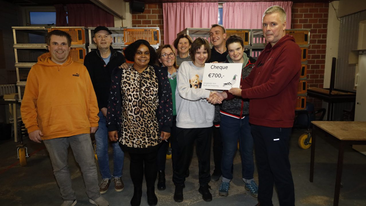 Gulle gift voor Dagbesteding De Swaen na succesvolle sponsorvlucht