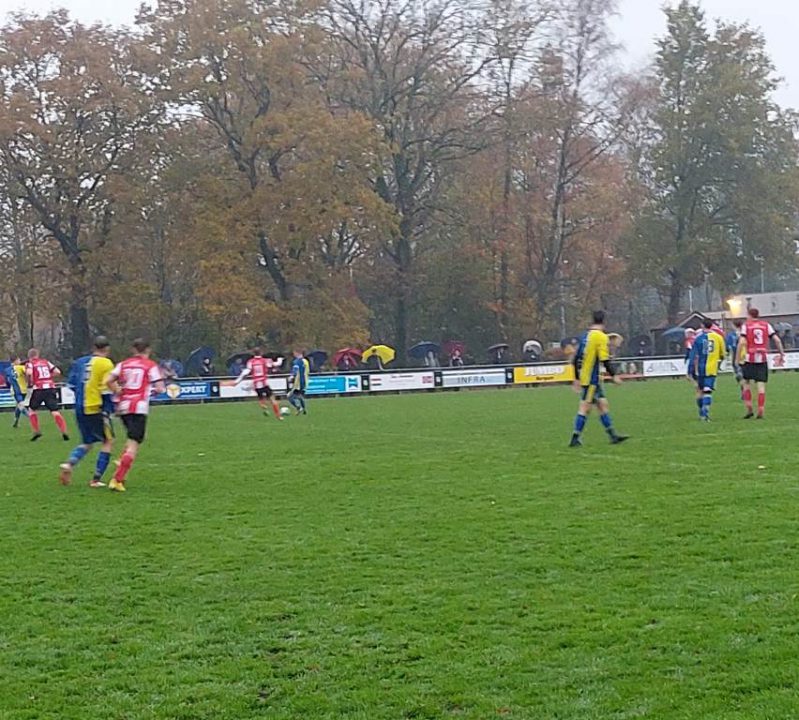 Friese Boys wint in een slijtageslag van koploper Eastermar