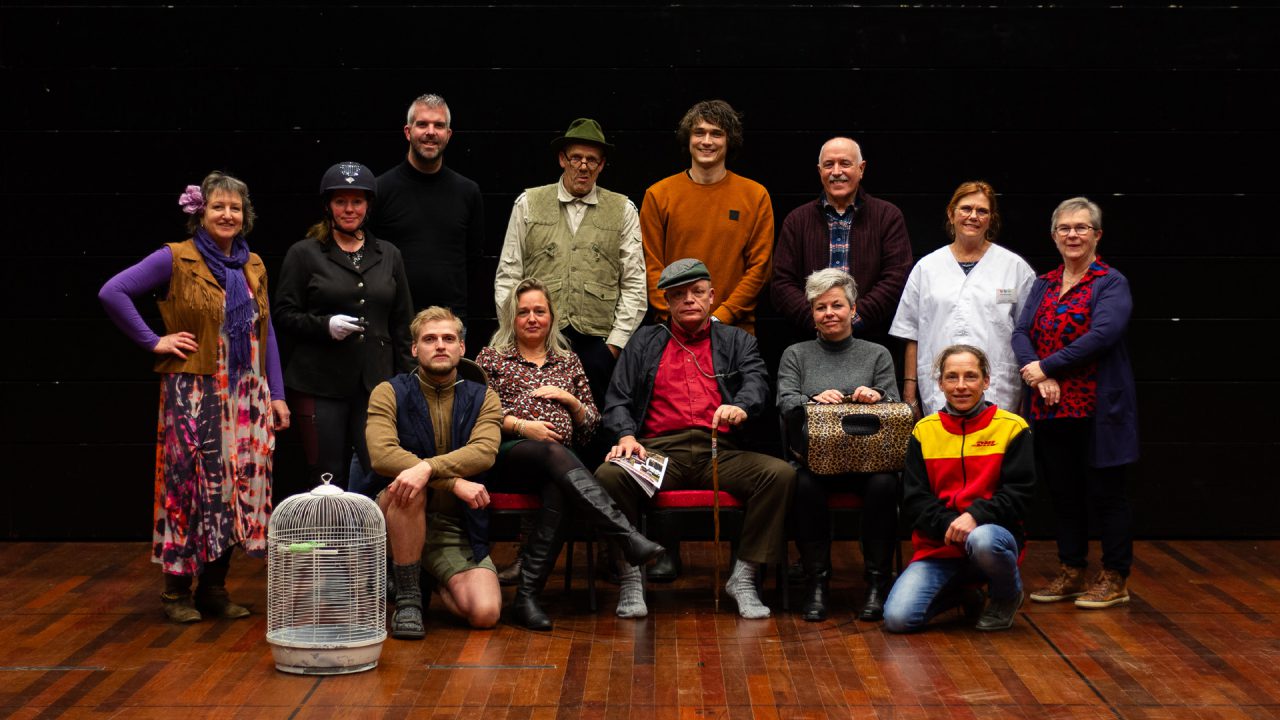 Burdaarder Toneel: Merkwaardige praktijken bij de dierenarts