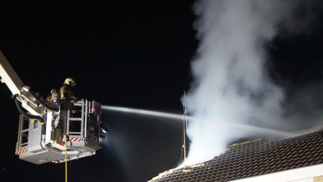 Woningblok ontruimd bij schoorsteenbrand Twijzelerheide