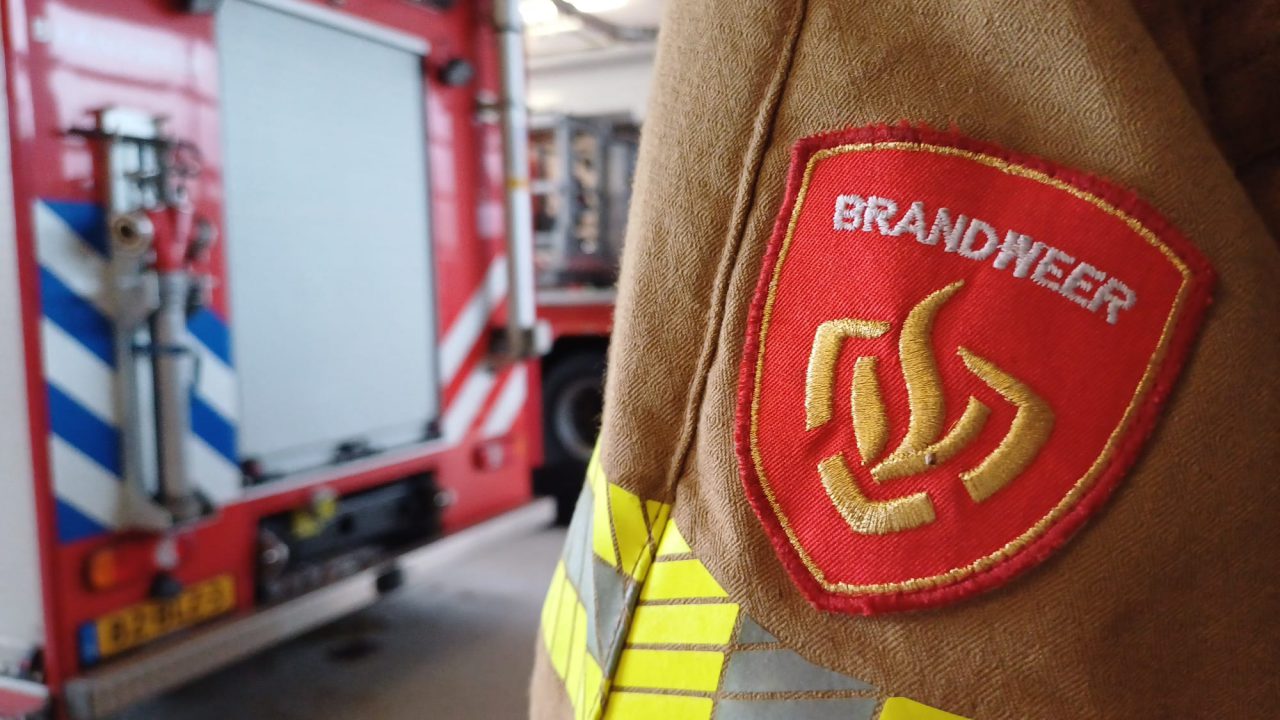 Brandweerkorpsen uit de regio ingezet voor grote brand in Houtigehage
