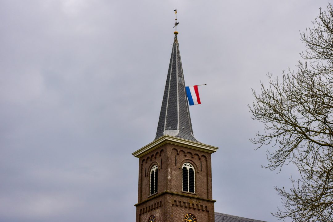 Ternaard herdenkt slachtoffers