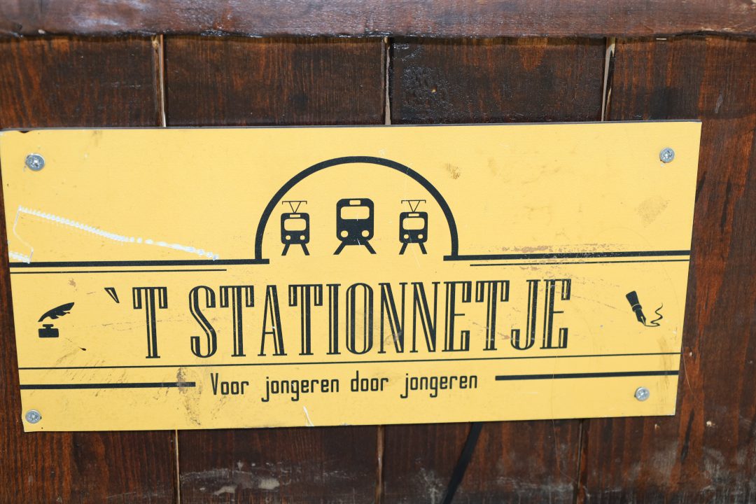 Nieuwe impuls voor 'T stationnetje in Dantumadiel: plek voor jongeren om te groeien, ontmoeten én DO