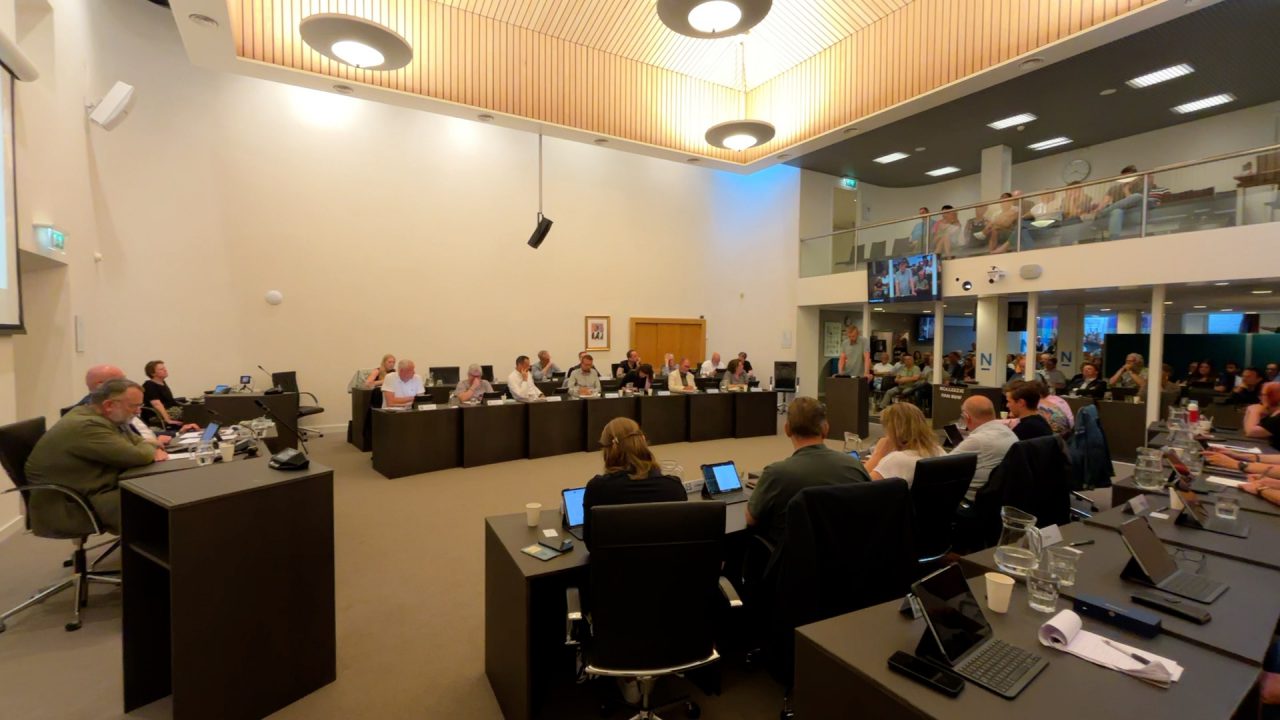 AZC-kwestie bepalend in formatie Noardeast-Fryslân: FNP en LNF buitenspel