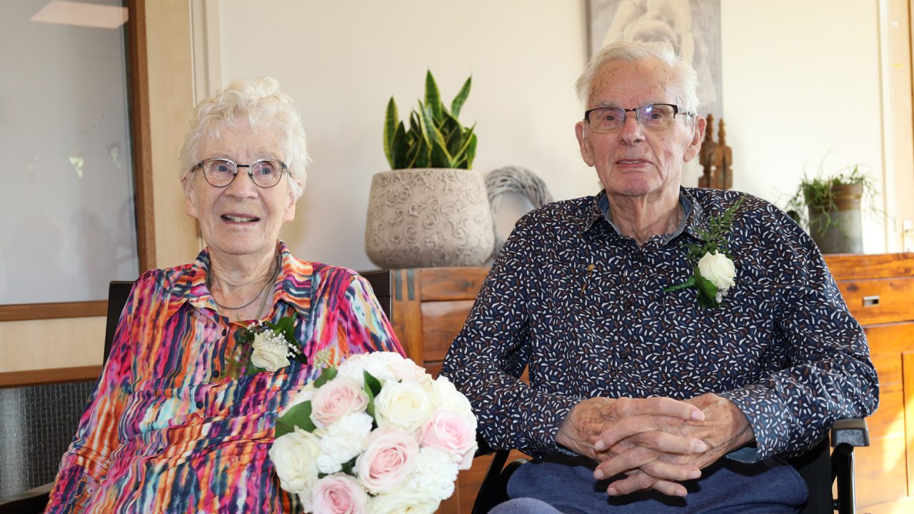Echtpaar Bron uit Feanwâlden 70 jaar getrouwd