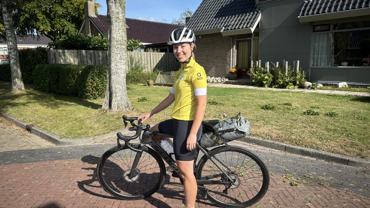 VIDEO: In elf dagen naar Genéve fietsen: "Ik doe dit allemaal voor mijn