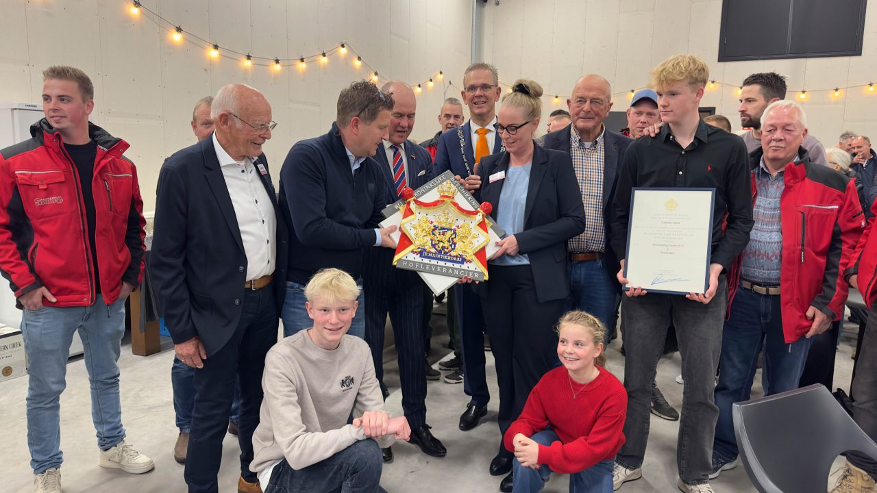 VIDEO: Bouwbedrijf Swart ontvangt predicaat Hofleverancier ter ere van 125-jarig jubileum
