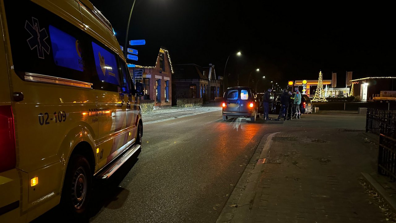 Aanrijding op kruising in Twijzel: geen gewonden