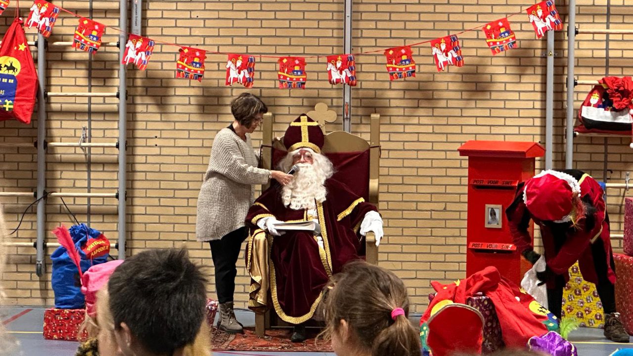 Sinterklaas brengt feestelijke sfeer naar Eastermar