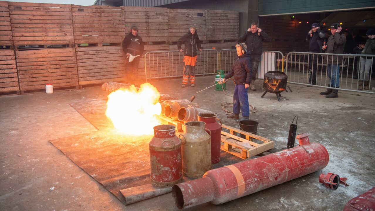 Het jaar uit met een knal, op deze plekken schiet Noordoost-Fryslân met carbid