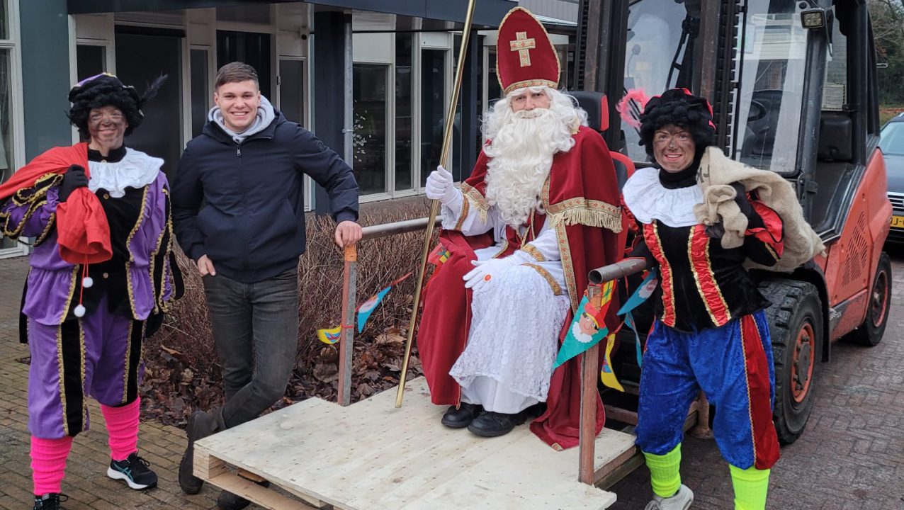 VIDEO: Hartelijk welkom op CBS de Merlettes in Kootstertille voor Sinterklaas en Steyn Land