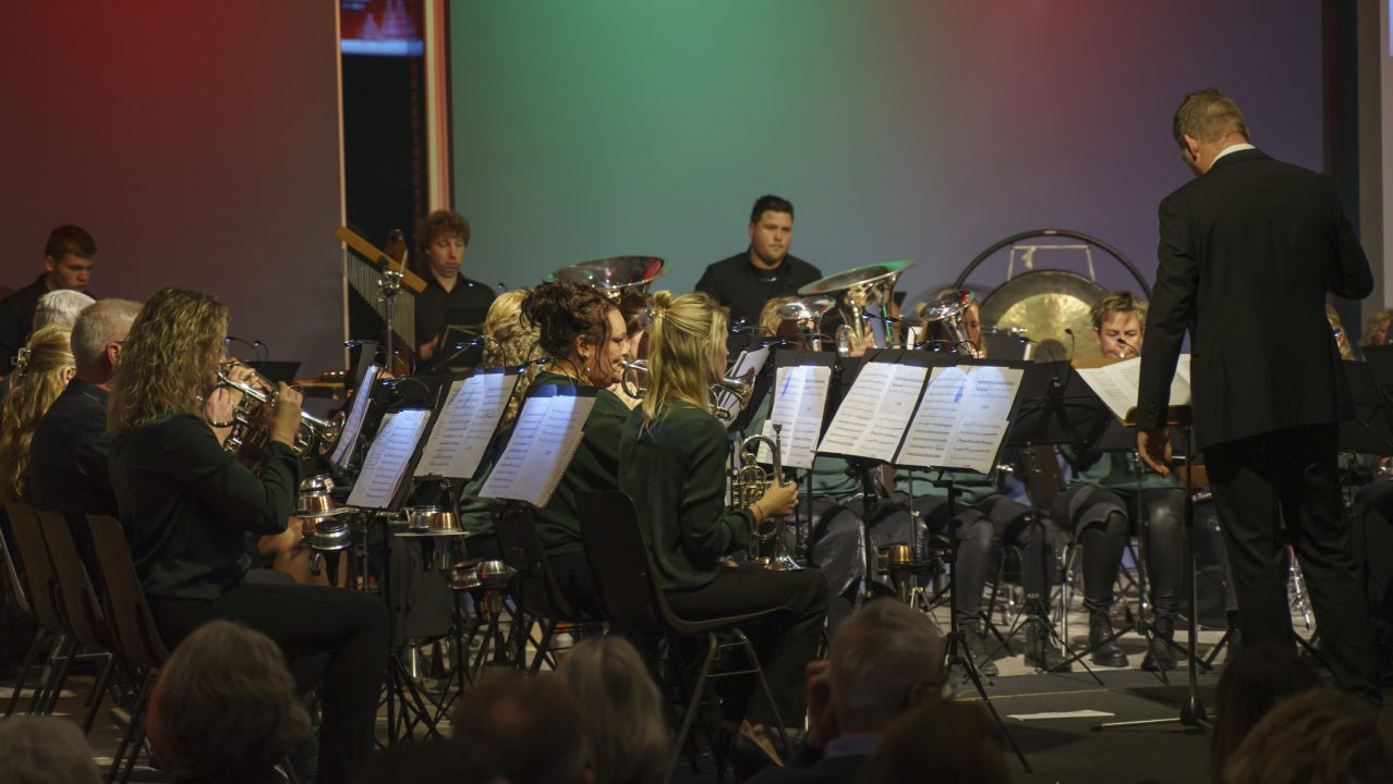 Kerstconcert Popkoor De Westereen en Chr. Brassband Westersweach