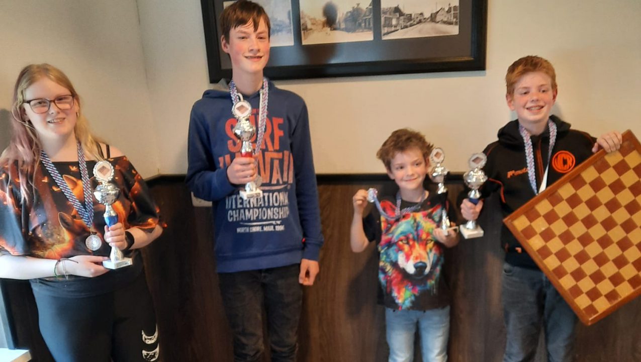 Fries kampioenschap sneldammen voor de jeugd in MFC de Beijer