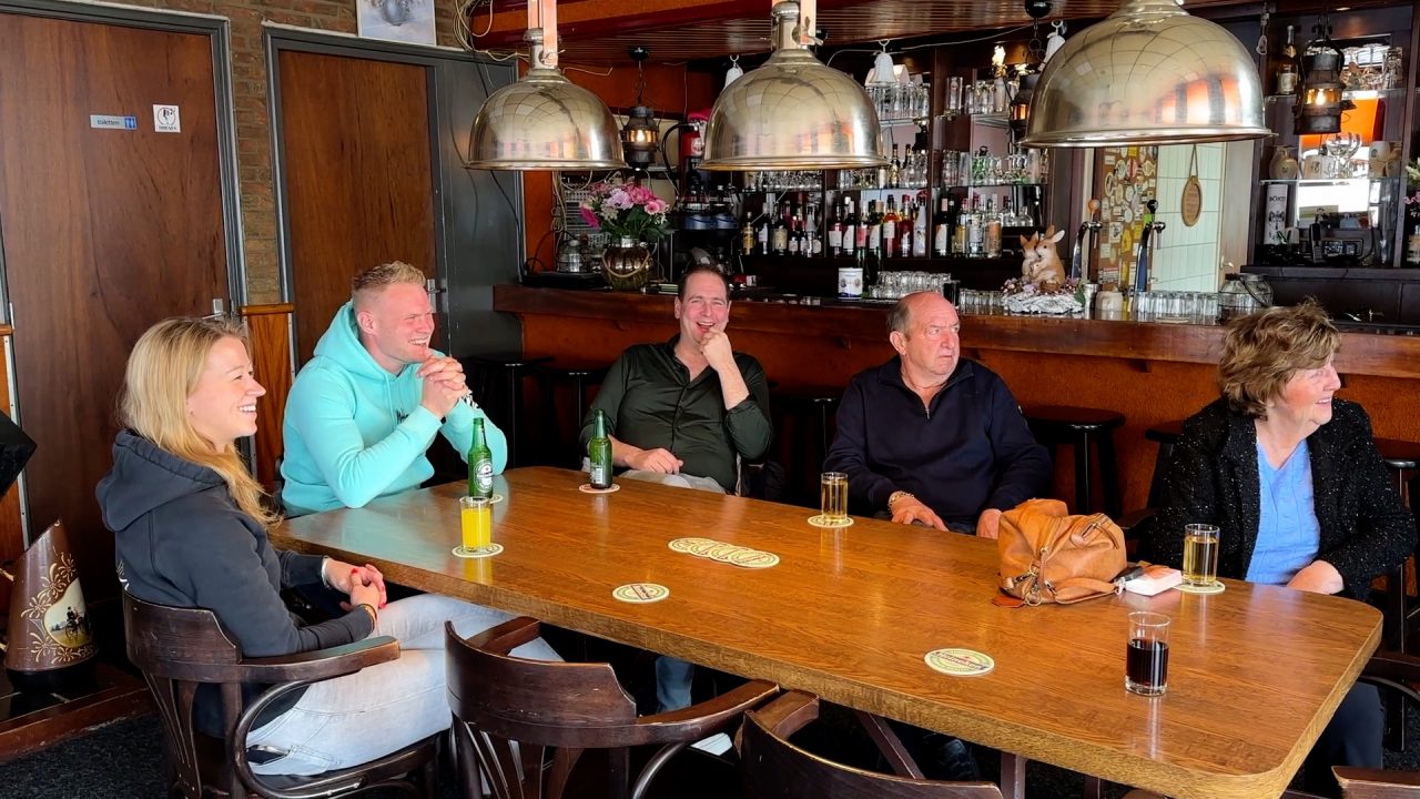 VIDEO: Na 48 jaar sluit Café Phoenix in Jistrum: ‘It hâldt op’