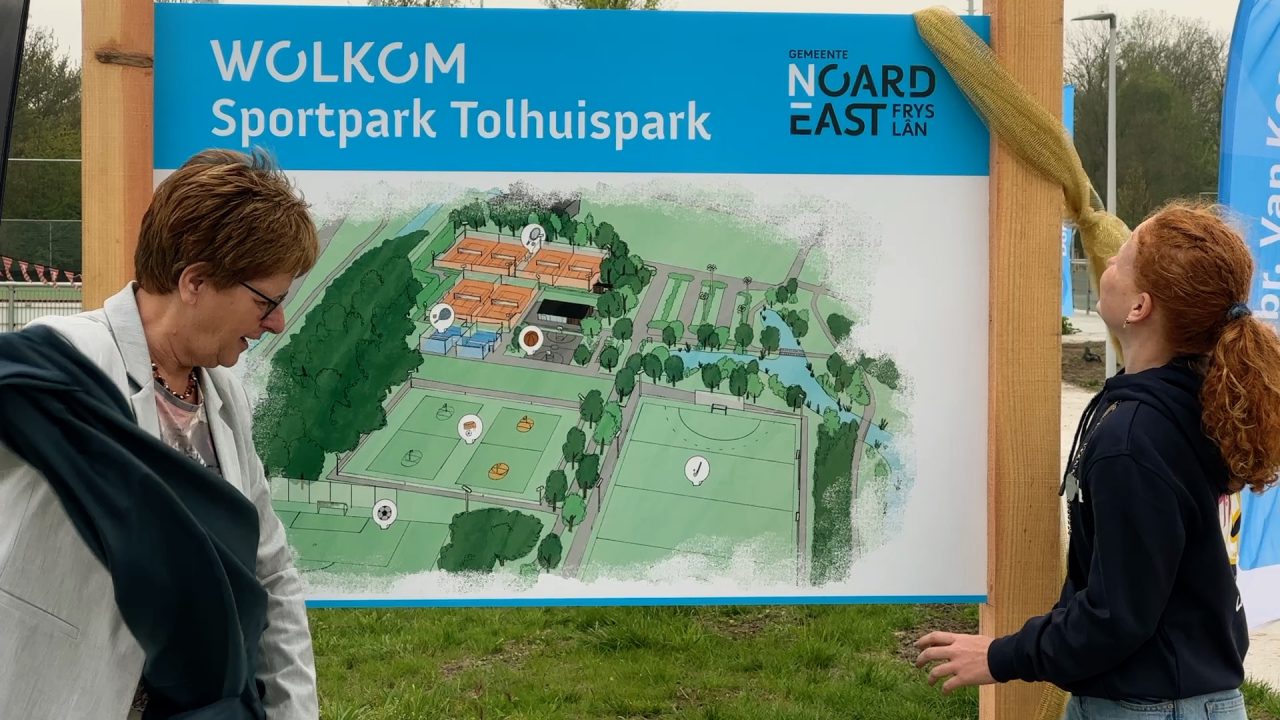 VIDEO: Tolhuispark in Dokkum officieel geopend