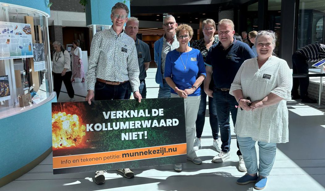 VIDEO: Inwoners Munnekezijl delen zorgen over ‘plofterrein’ met Tweede Kamer
