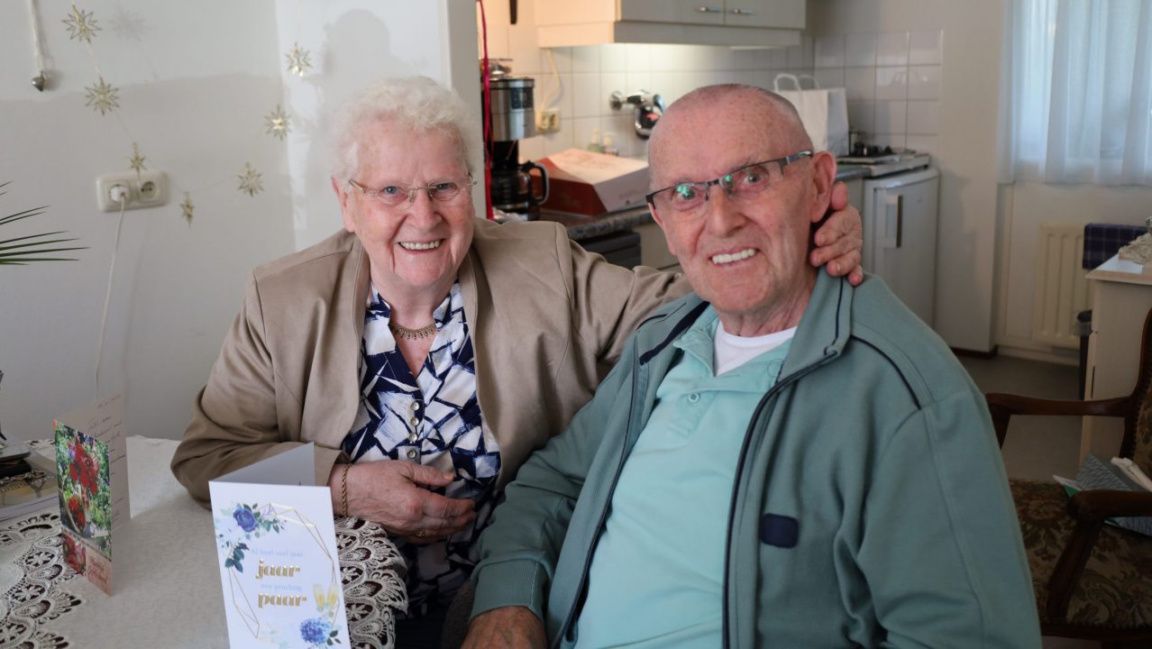 Echtpaar Uiterdijk uit De Westereen 60 jaar getrouwd