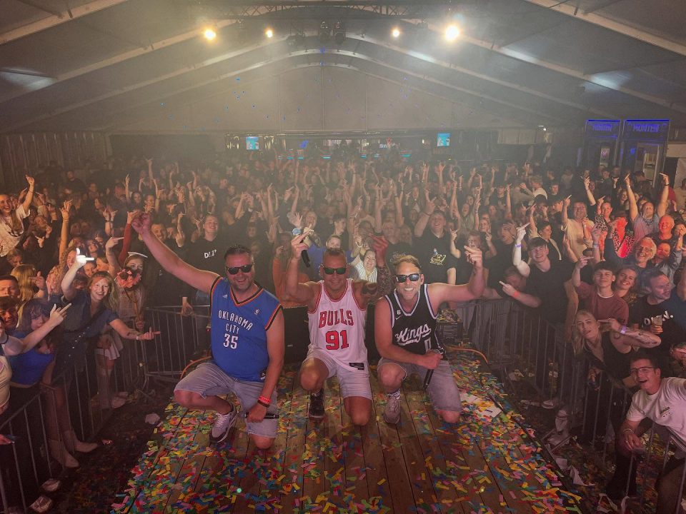 VIDEO: Doelleazen Festival op De Swadde in Buitenpost
