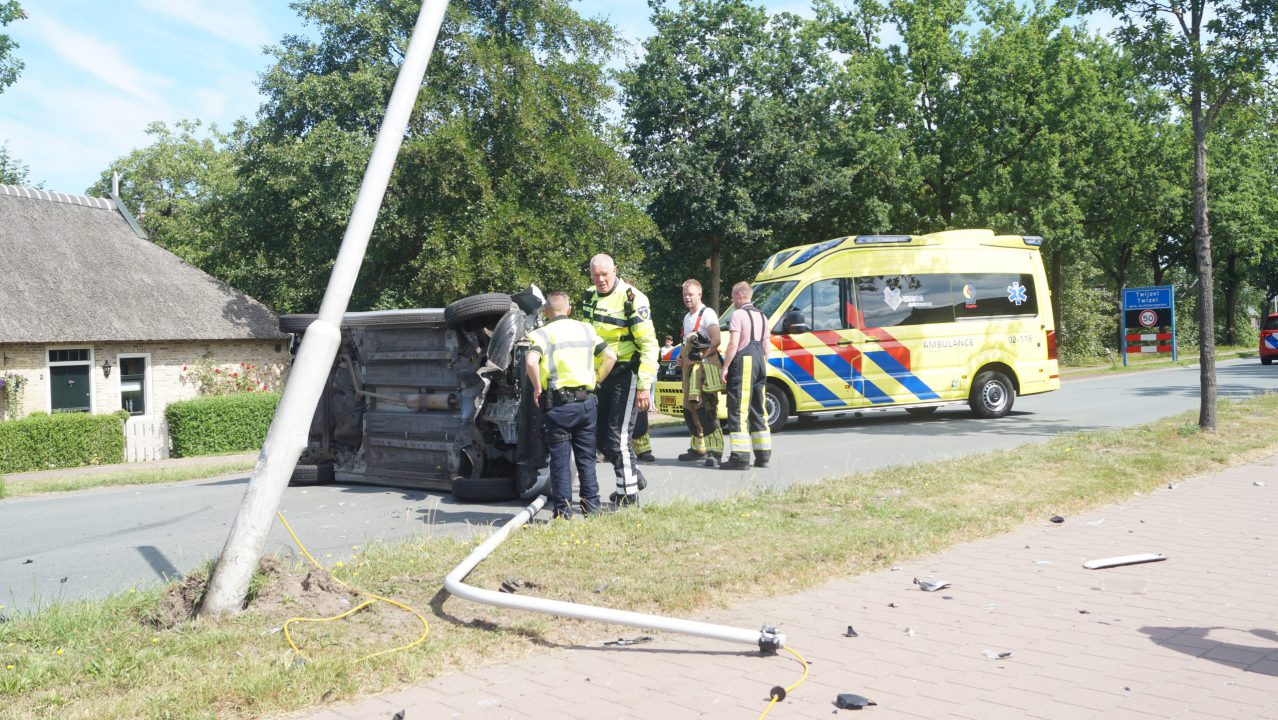 Automobilist gewond bij ongeluk in Twijzel
