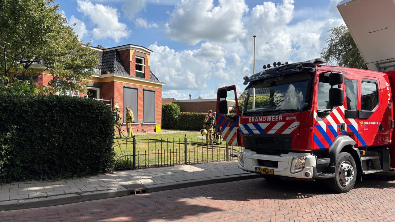 Dakbrand in Gytsjerk snel onder controle
