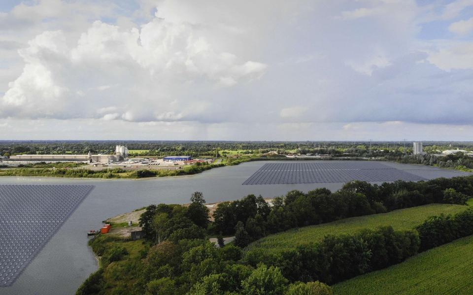 Tytsjerksteradiel investeert in zonnepark Skûlenboarch ondanks risico’s