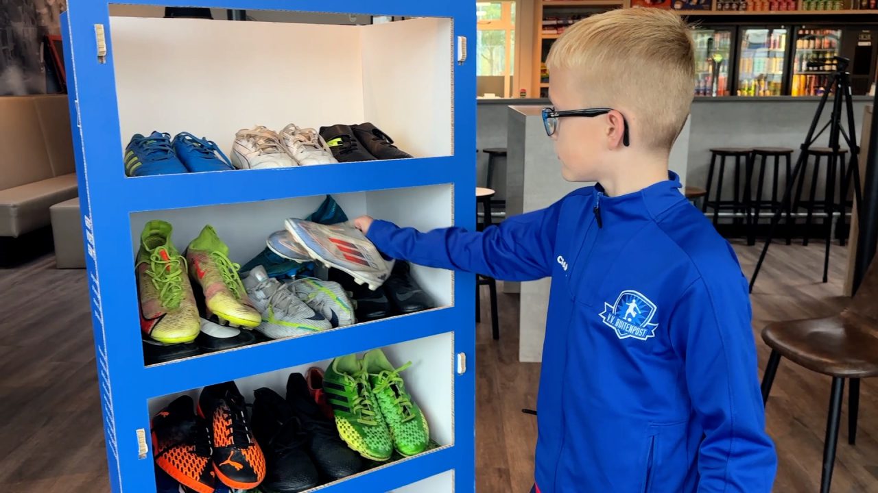 Geen kind buitenspel bij VV Buitenpost dankzij weggeefkast: 