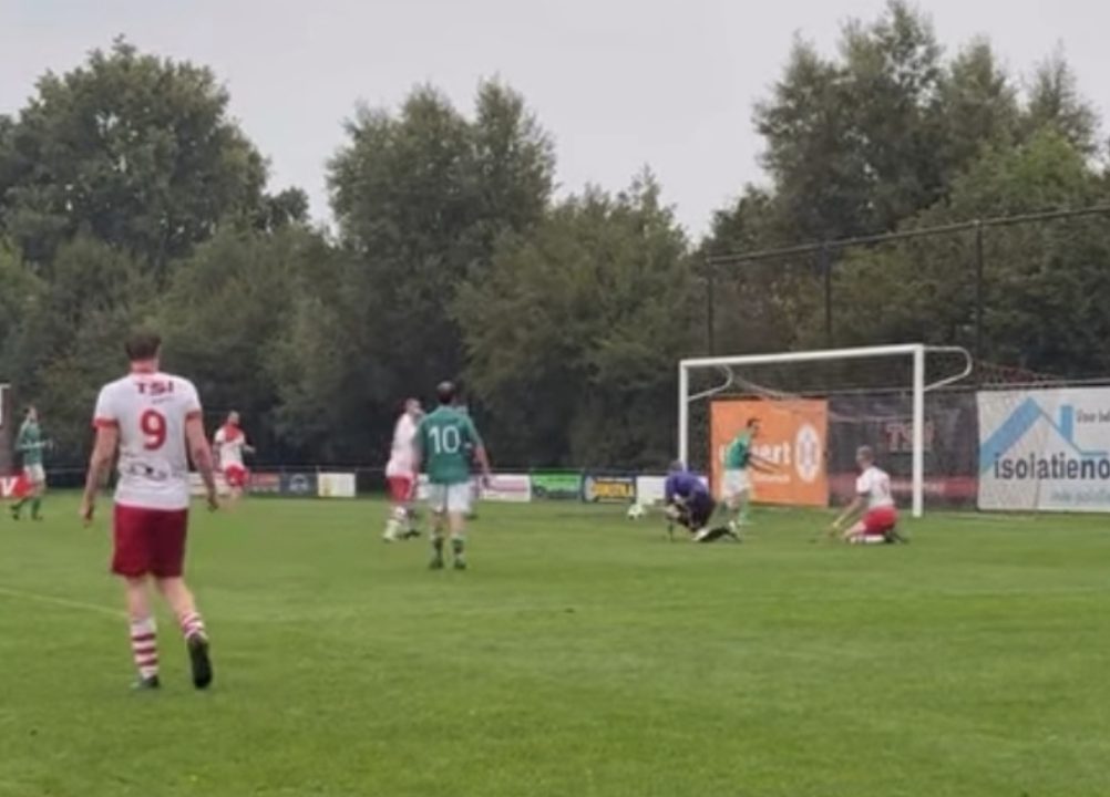 ASC legt VVT over de knie