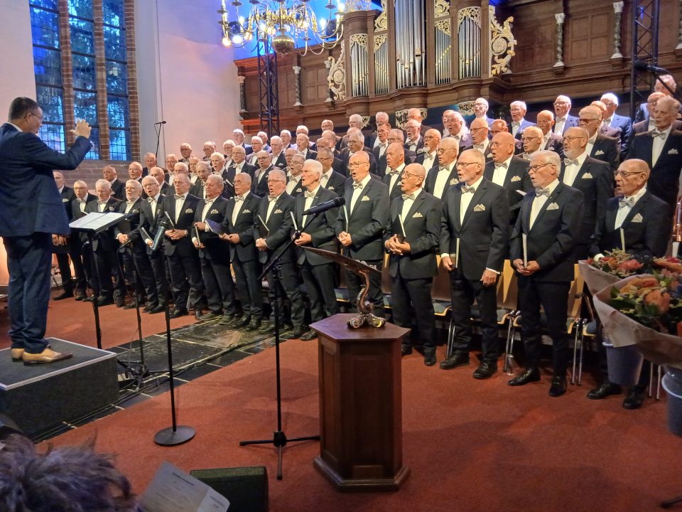 Chr. Mannenkoor “Pro Rege” geeft jubileumconcert in de Kruiskerk in Burgum