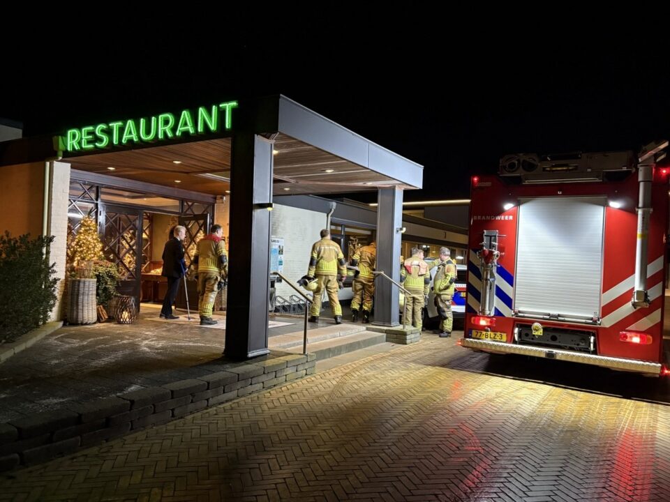 Brand in afvalbak bij hotel Van der Valk in Hurdegaryp