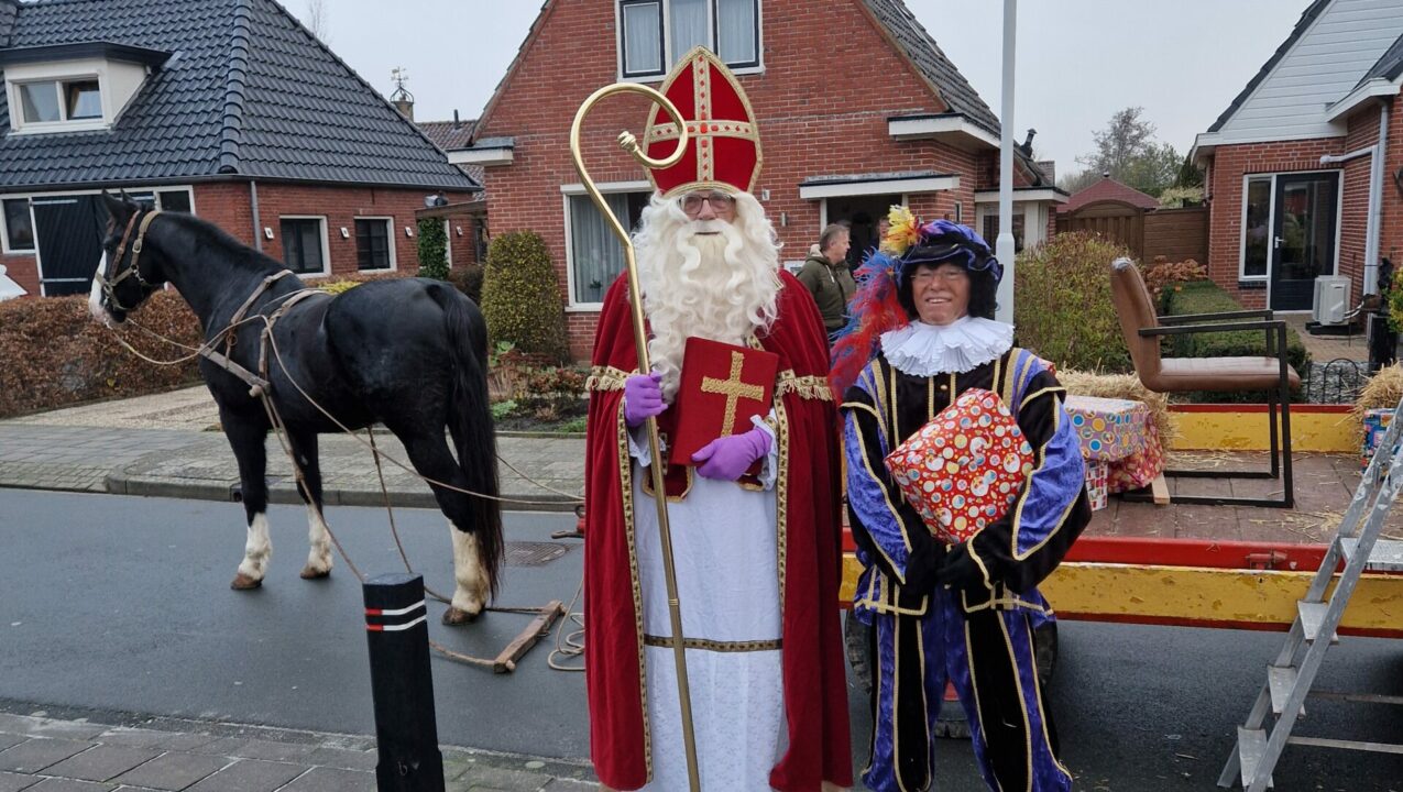 Sint en Piet gaan met pensioen na tientallen jaren op de Eben-Haëzerschool