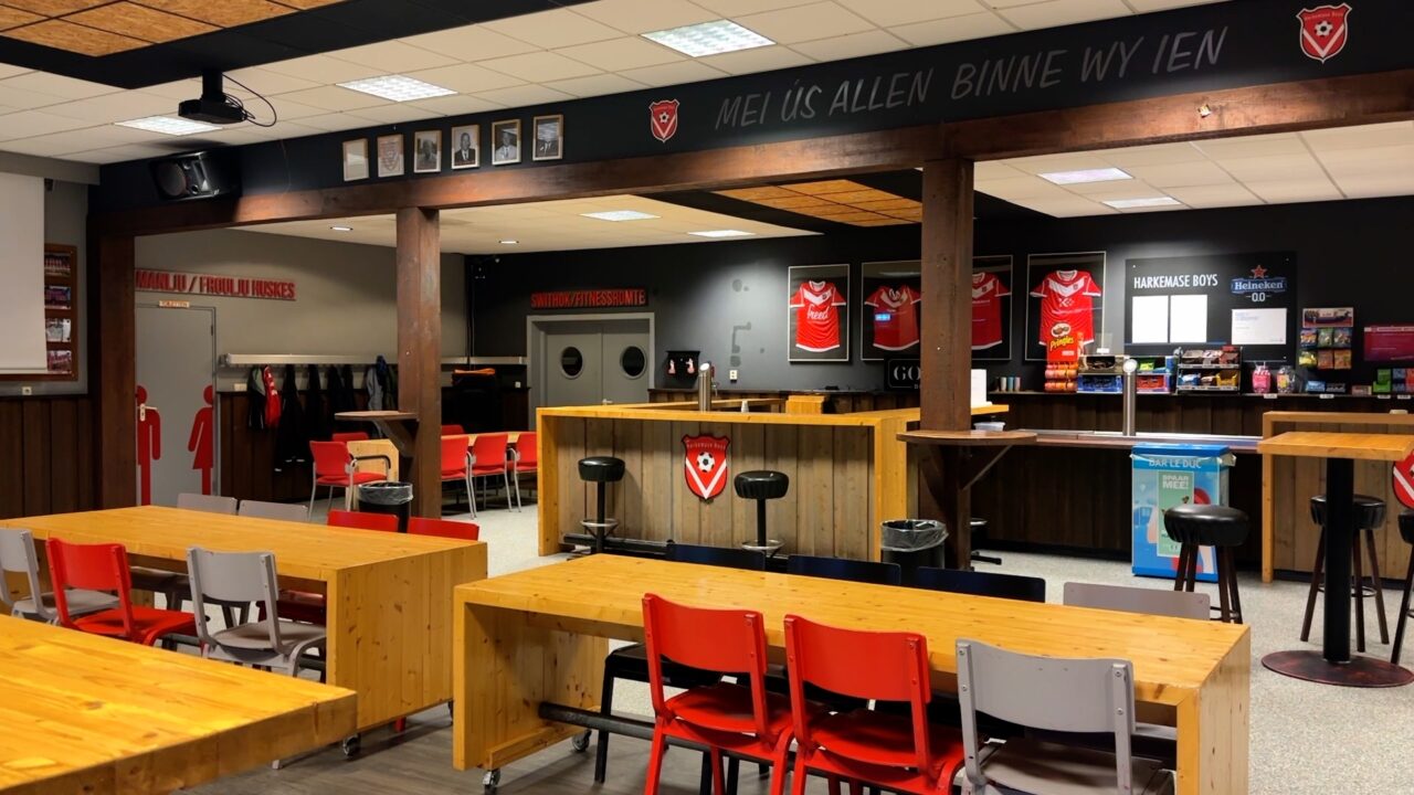 Achtkarspelen de velden, de clubs de rest: 