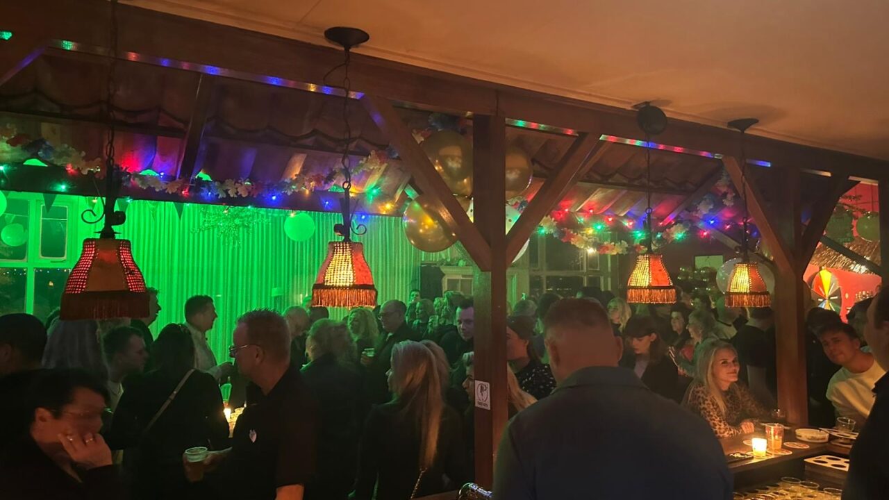 Laatste feestavond in De Phoenix Jistrum toch nog een feit
