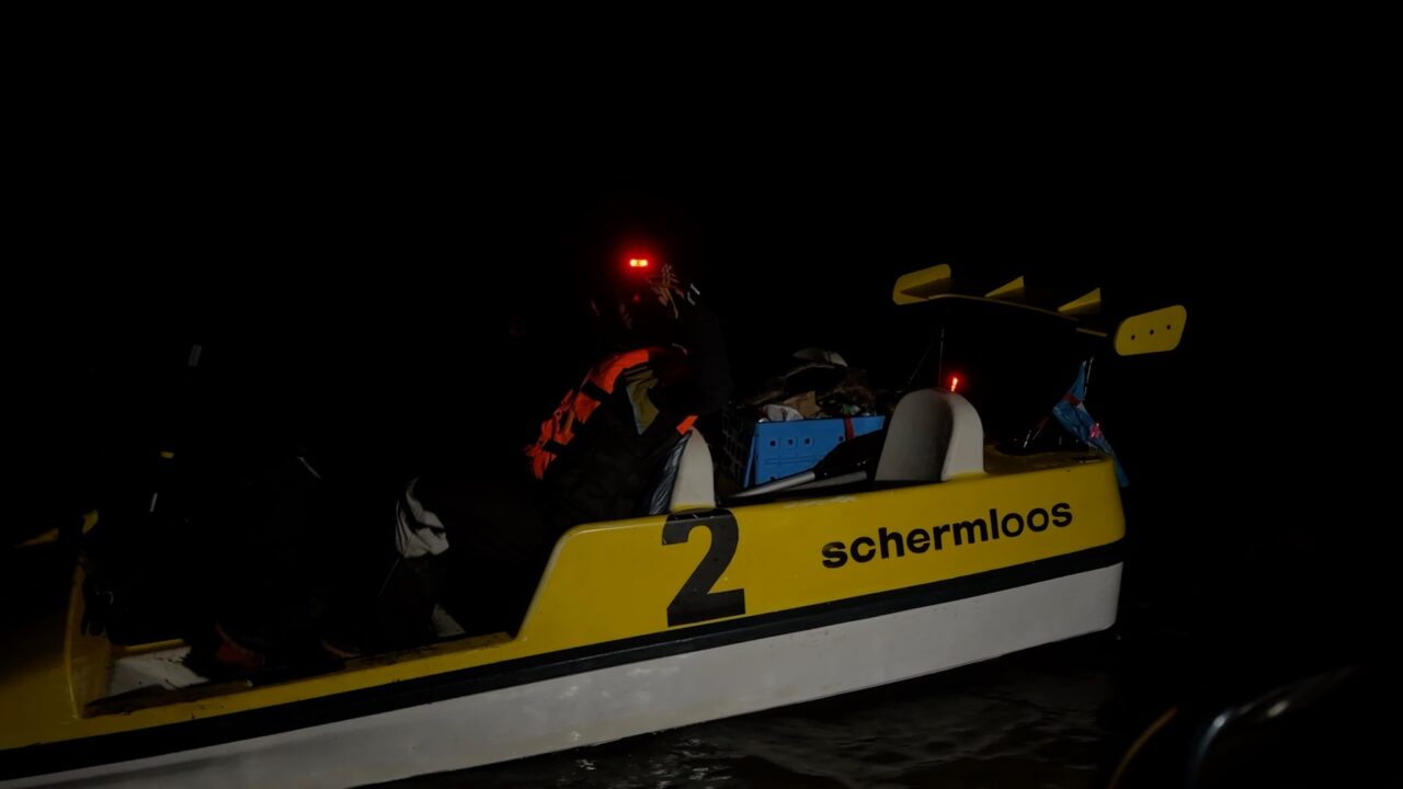 Schermloos bereikt Dokkum na wintertocht op waterfiets: 