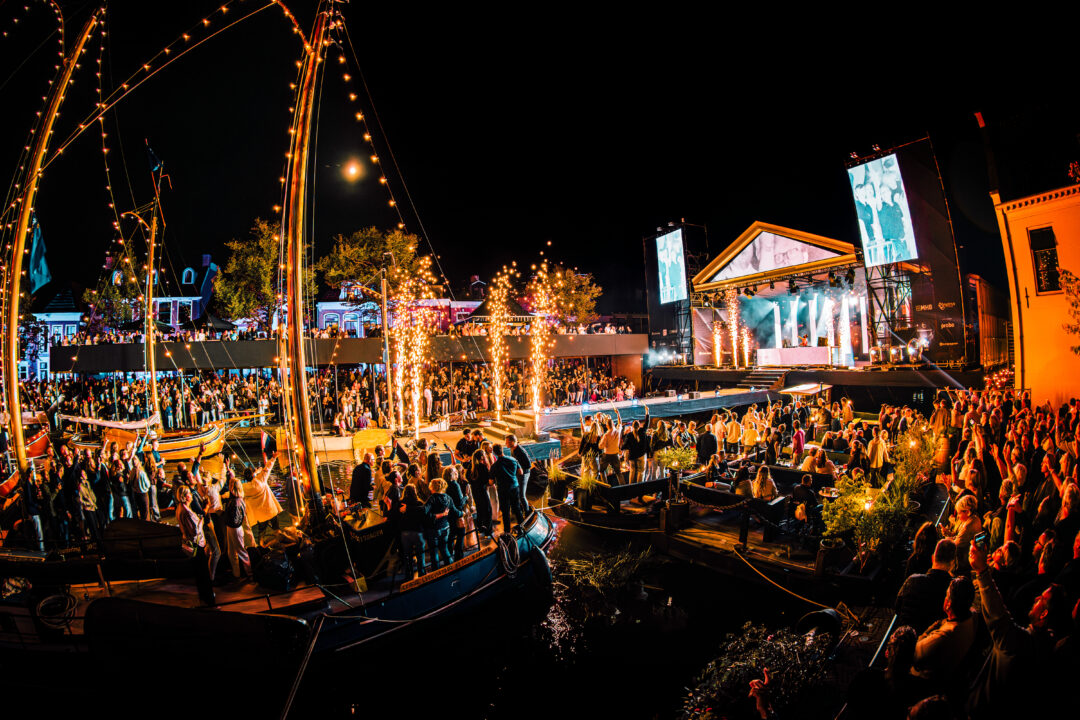 Eerste artiesten Koningsweekend Dokkum: Bankzitters, Kraantje Pappie en Kris Kross Amsterdam