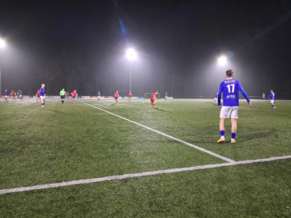 Buitenpost naar kwartfinales districtsbeker na hattrick Willem de Boer
