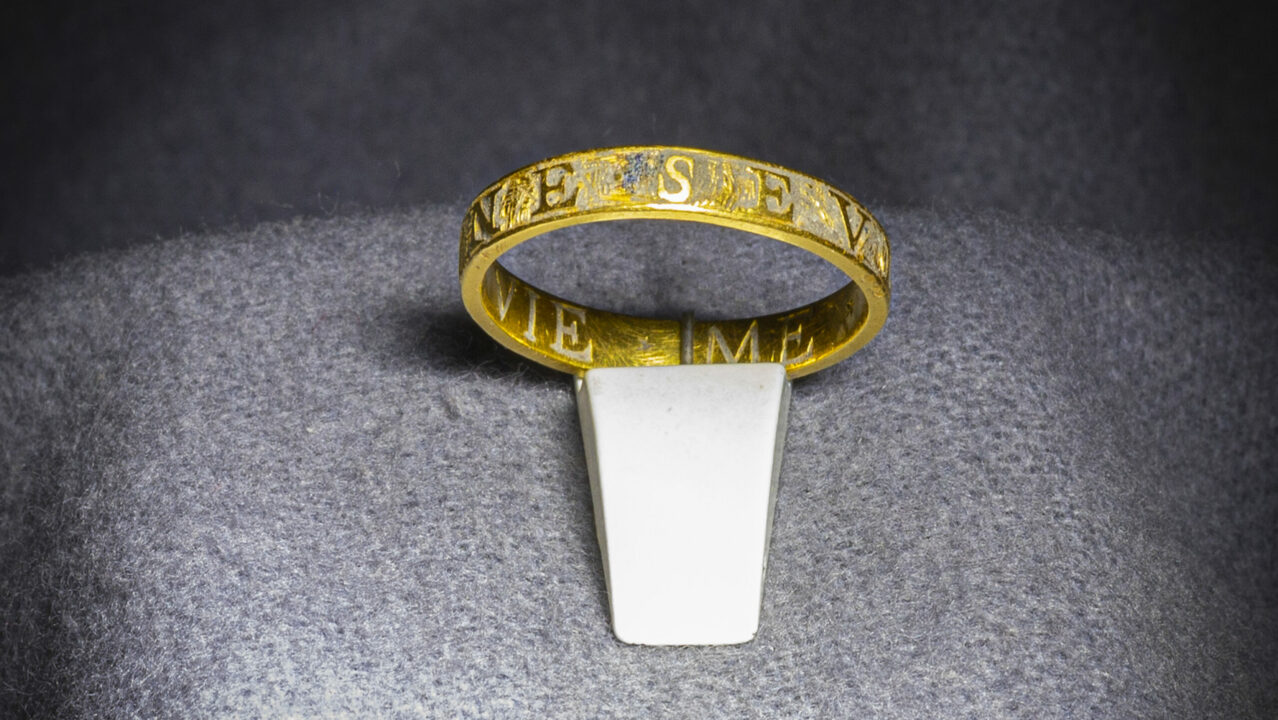 Zeldzame liefdesring gevonden bij Dokkum: 