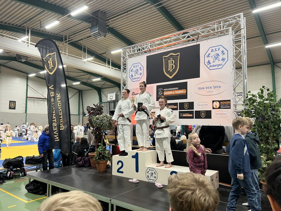 Minke de Ruiter pakt brons op internationaal judotoernooi in Slagharen