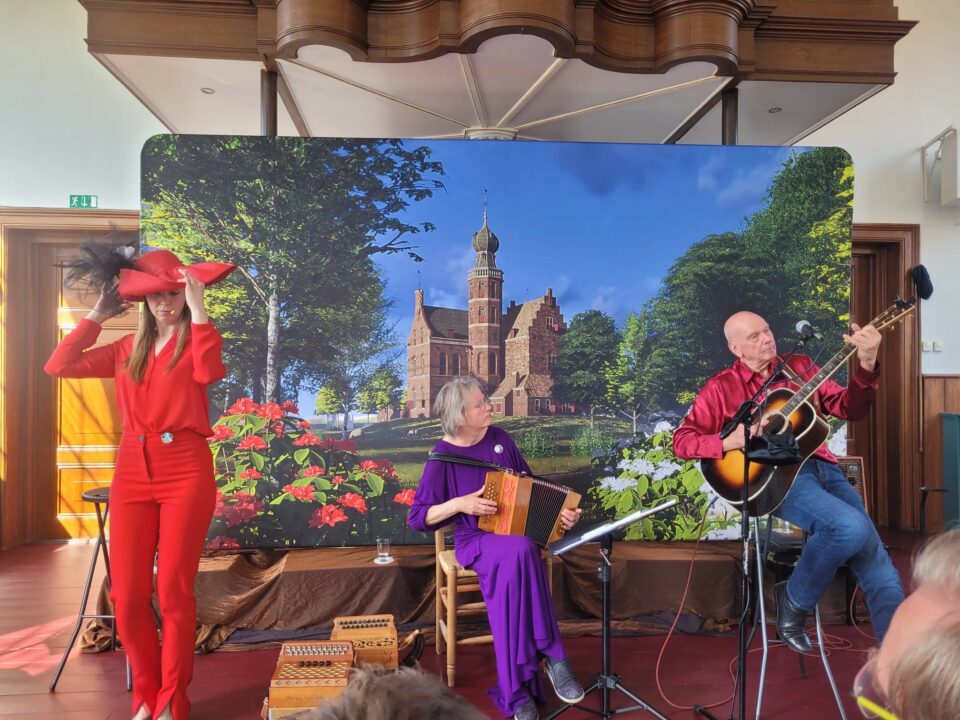 Rixt van Donia nog één keer terug in de kerk van Tjerkwerd