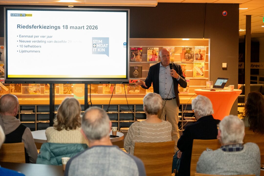 Inkijkje in het Gemeentebestuur tijdens Lezing in Bibliotheek Dokkum