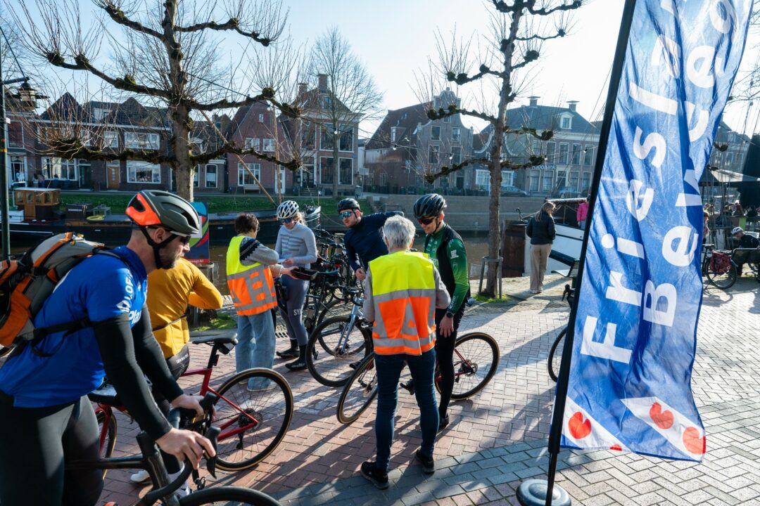 Lenteweer tijdens de Winter Fietselfstedentocht