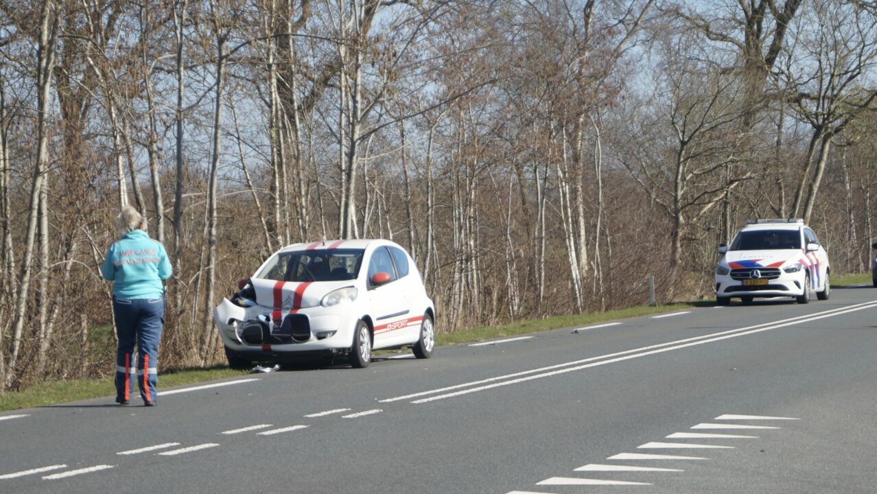 Vrouw naar ziekenhuis na ongeval op Kooiweg bij Kootstertille