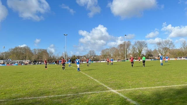 Anjum in doelpuntrijk treffen onderuit op sportpark Treffers Heech