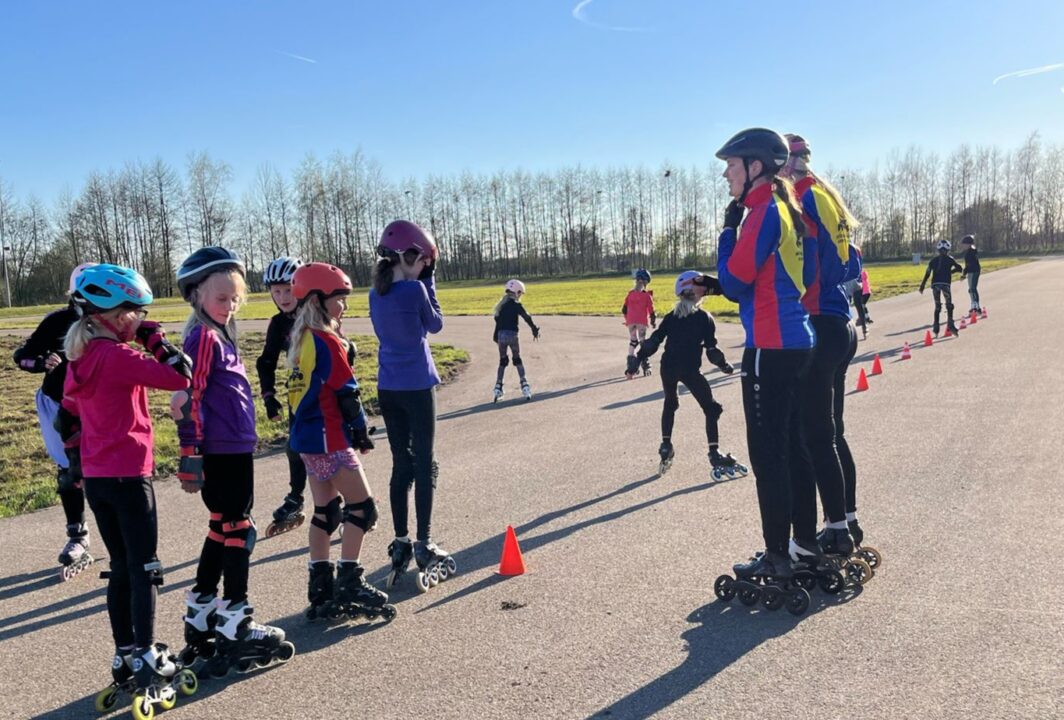 Gratis skeelerlessen op de skeelerbaan in Surhuisterveen
