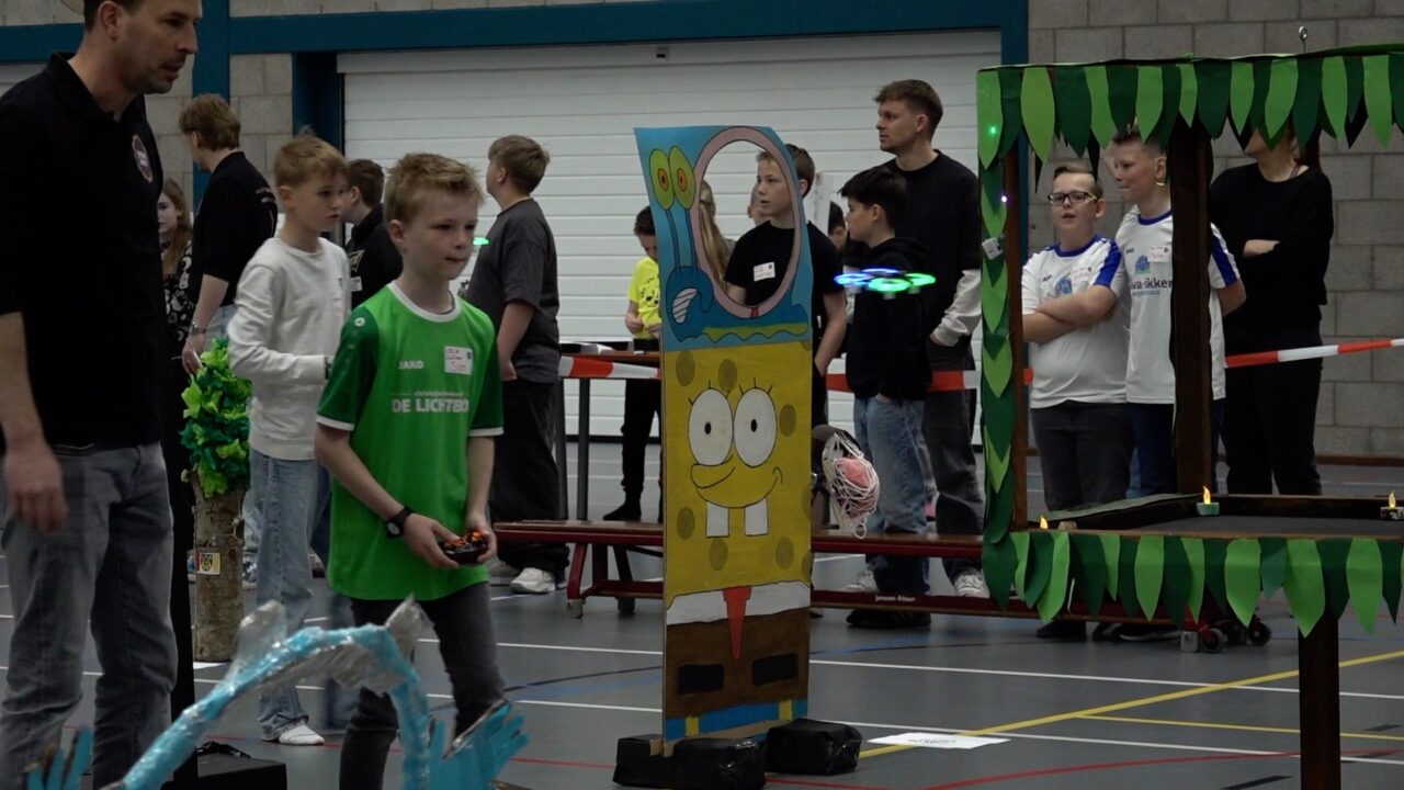 Veel botsingen tijdens Drone Cup in Harkema: “Wy hawwe gjin help nedich