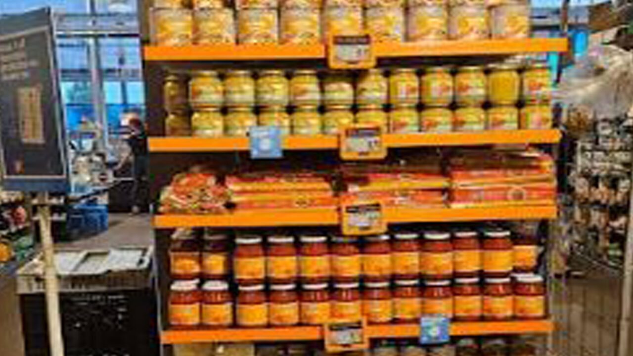 Armoede in Noardeast-Fryslân onder de aandacht: Albert Heijn en Voedselbanken slaan handen ineen