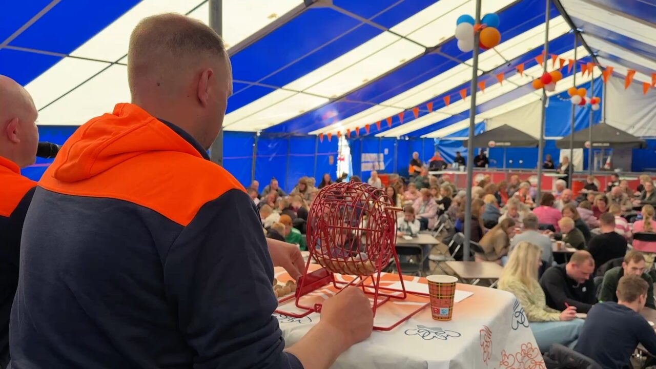 Bingo in Burdaard groot succes: ''De tinte sit fol''