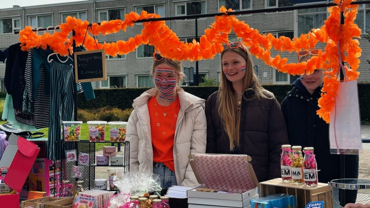 Vrijmarkt Surhuisterveen trekt al vroeg fanatieke bezoekers